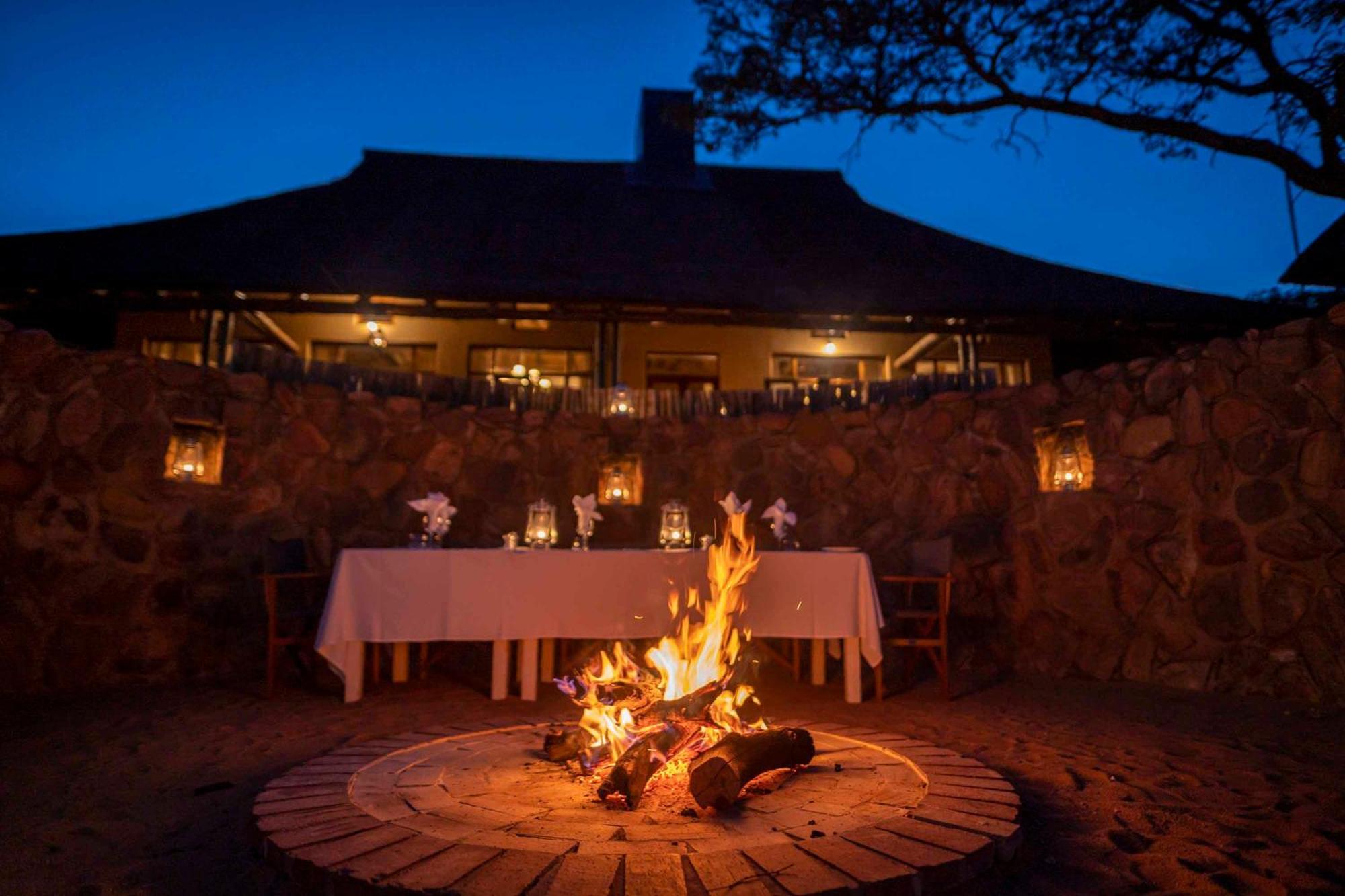 Ekuthuleni Lodge Strand Luaran gambar