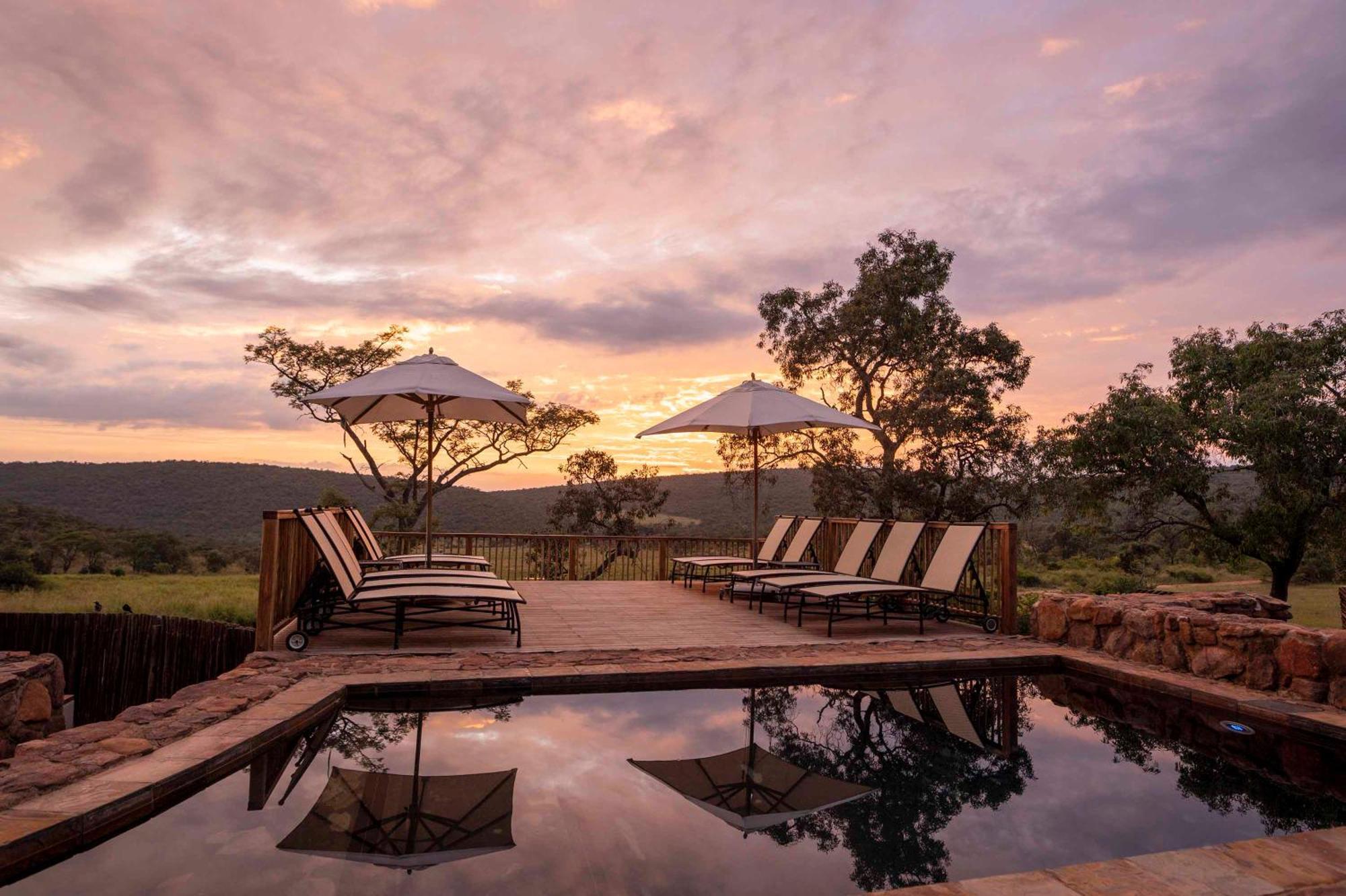 Ekuthuleni Lodge Strand Luaran gambar