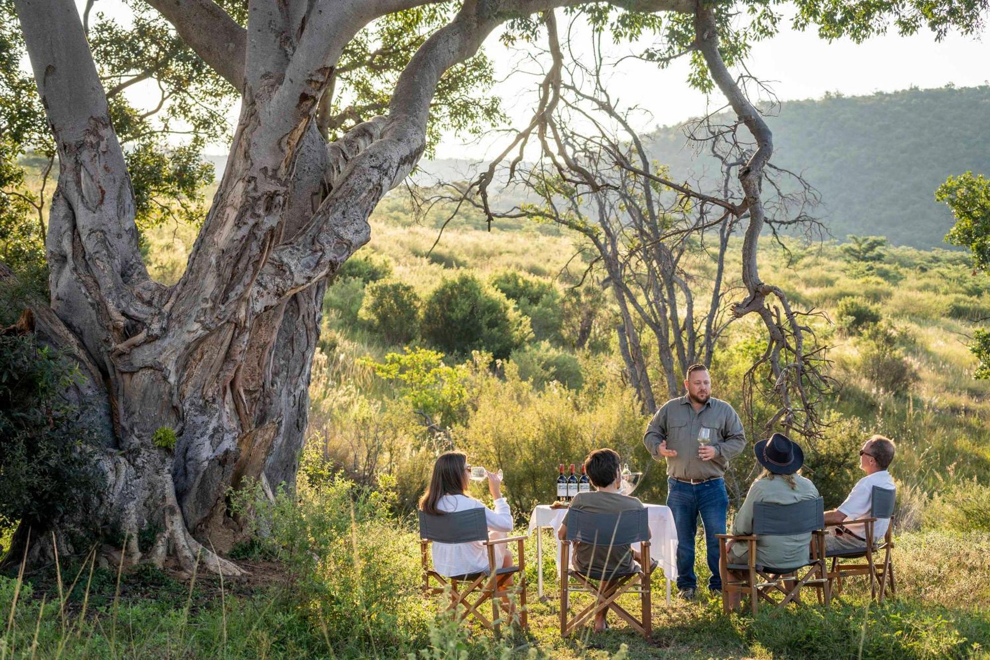 Ekuthuleni Lodge Strand Luaran gambar