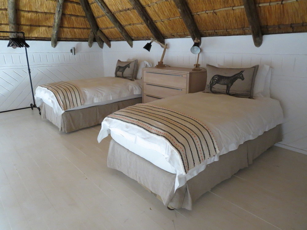 Ekuthuleni Lodge Strand Luaran gambar